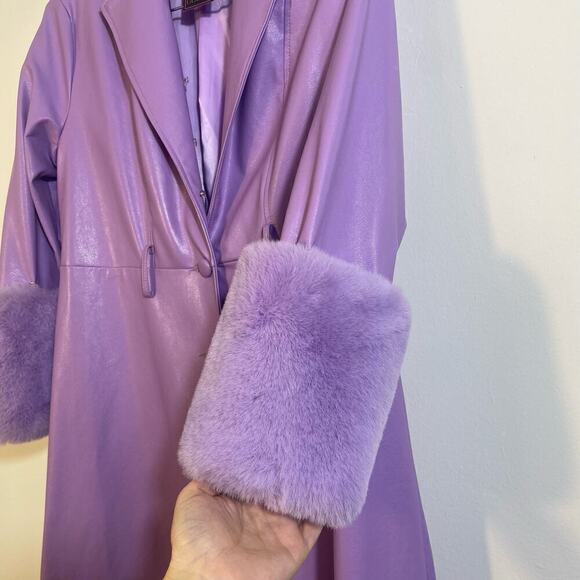 Purple faux leather trench coat with fur puff sleeves size M - Picture 3 of 8